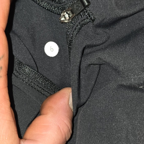 Lululemon - Picture 4 of 4